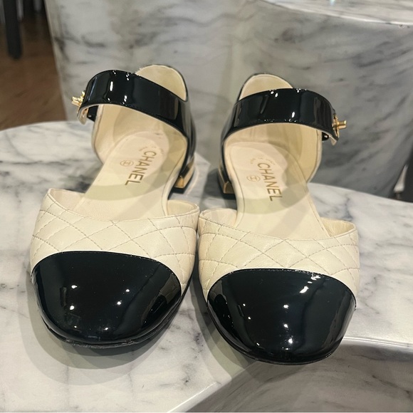 Authentic CHANEL Flat Mary Jane, lightly used - Picture 4 of 8
